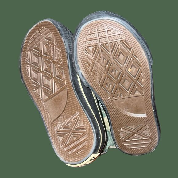 Baby Canvas XI Dier Camo High Tops Size 5 - Picture 6 of 8